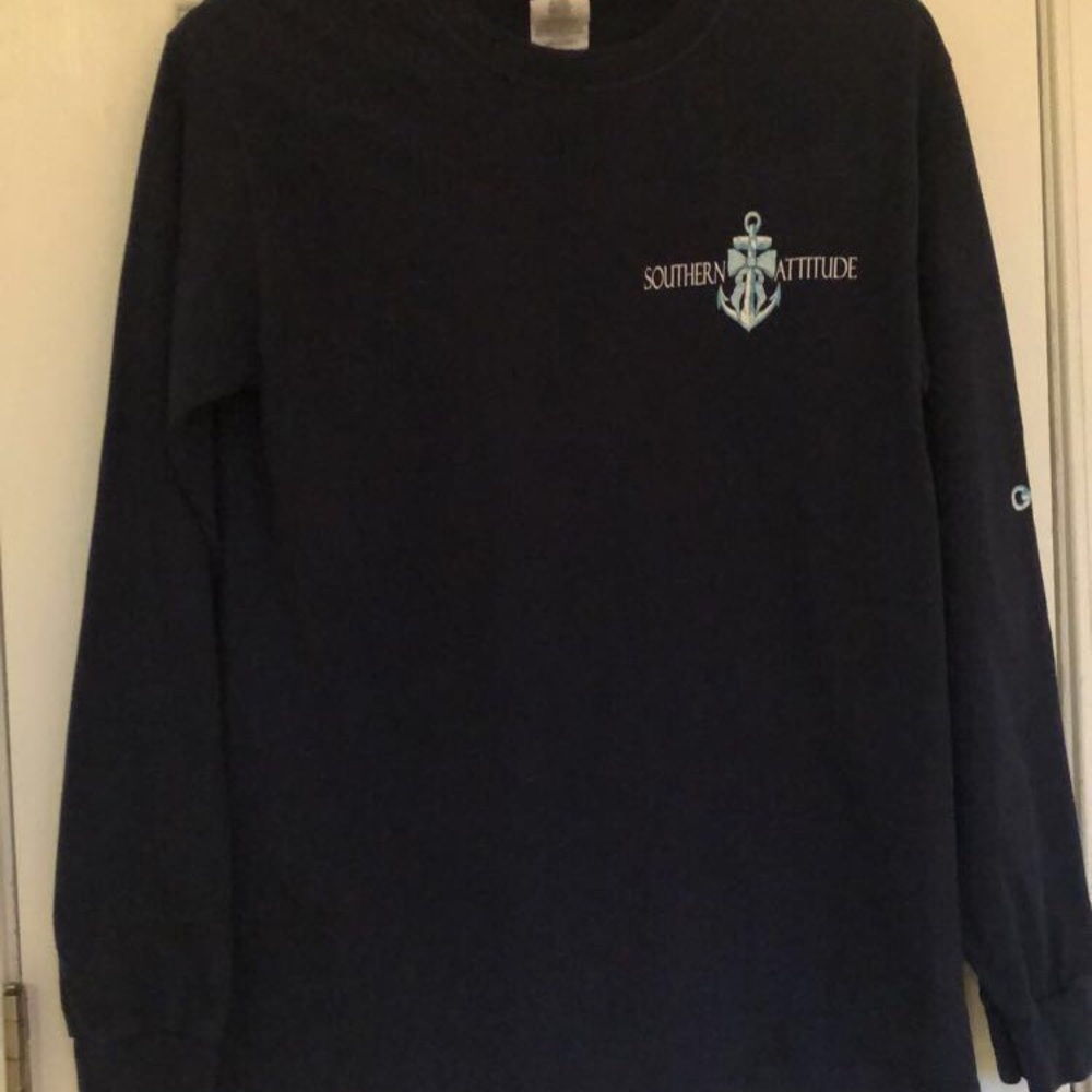 Long sleeve shirt.